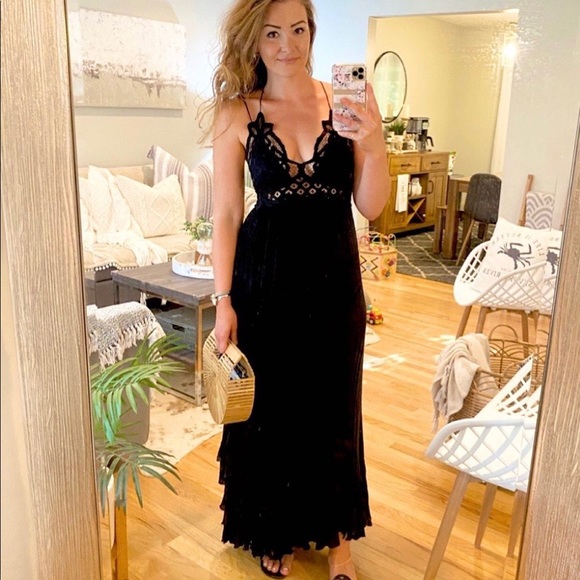 Free People Dresses & Skirts - HOST PICK🎉Free People Adella lace maxi blac dress
